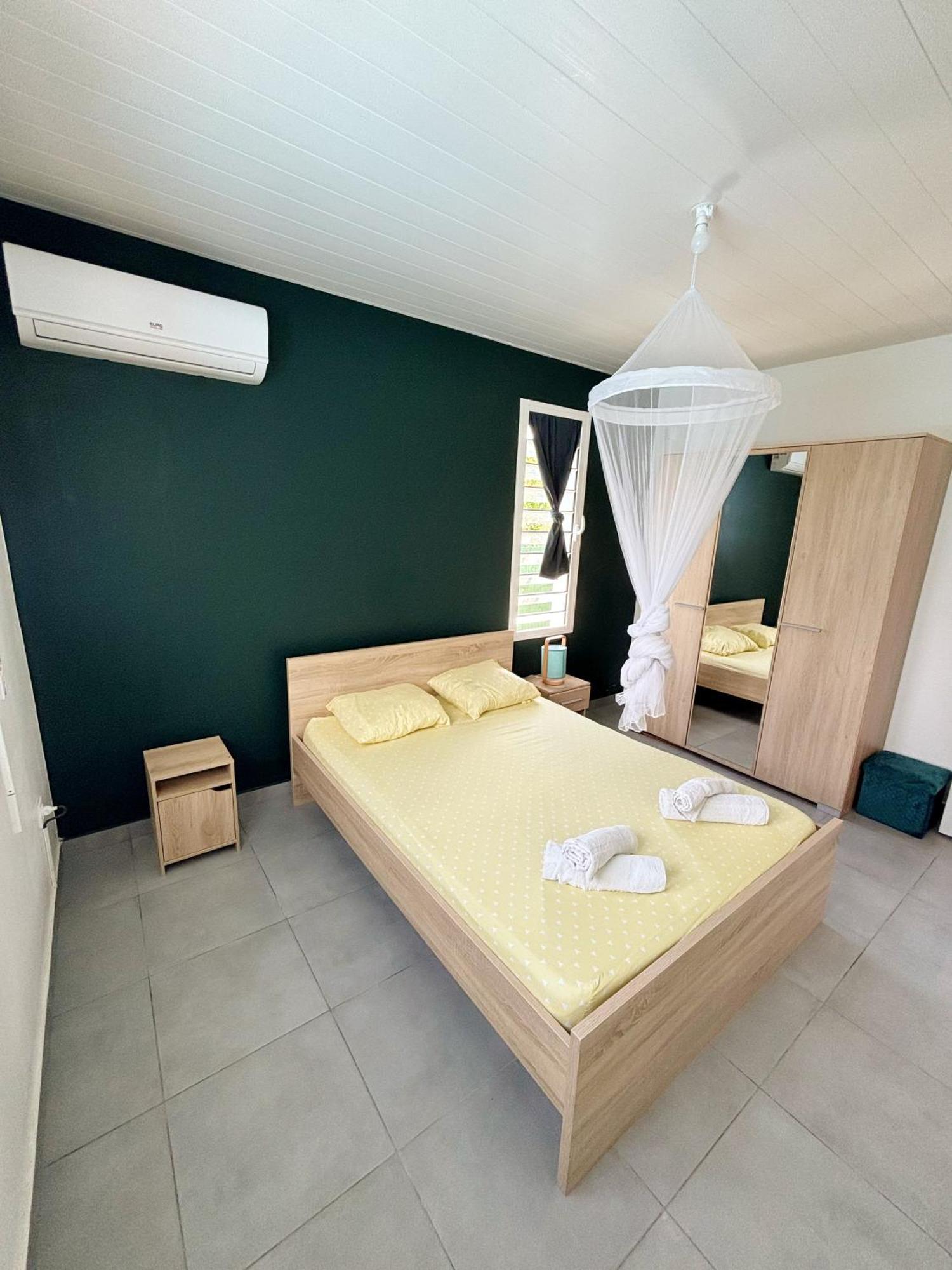 Trois-Rivières Bung'Hello Village, Piscine Et Parking Gratuit מראה חיצוני תמונה