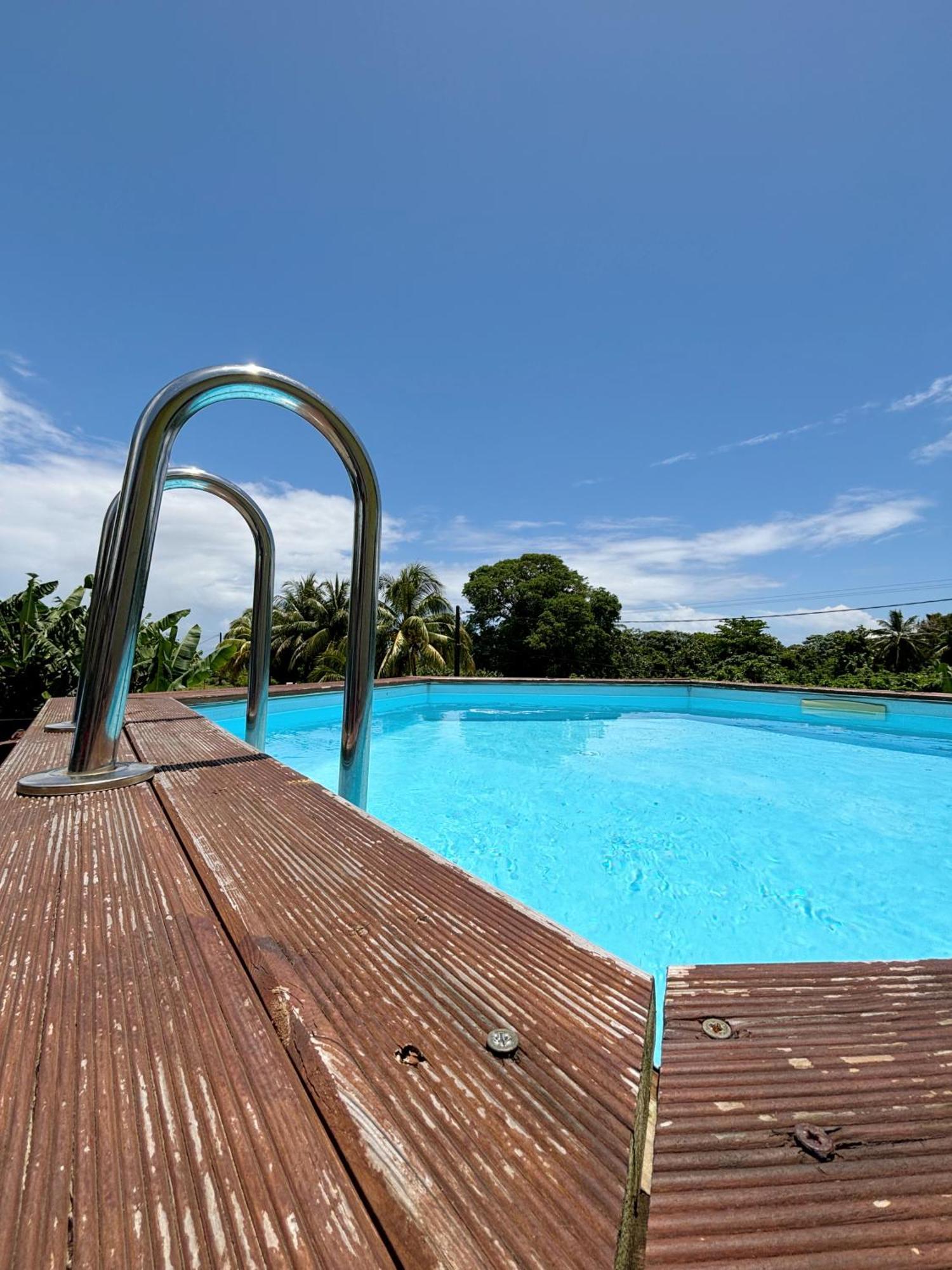 Trois-Rivières Bung'Hello Village, Piscine Et Parking Gratuit מראה חיצוני תמונה